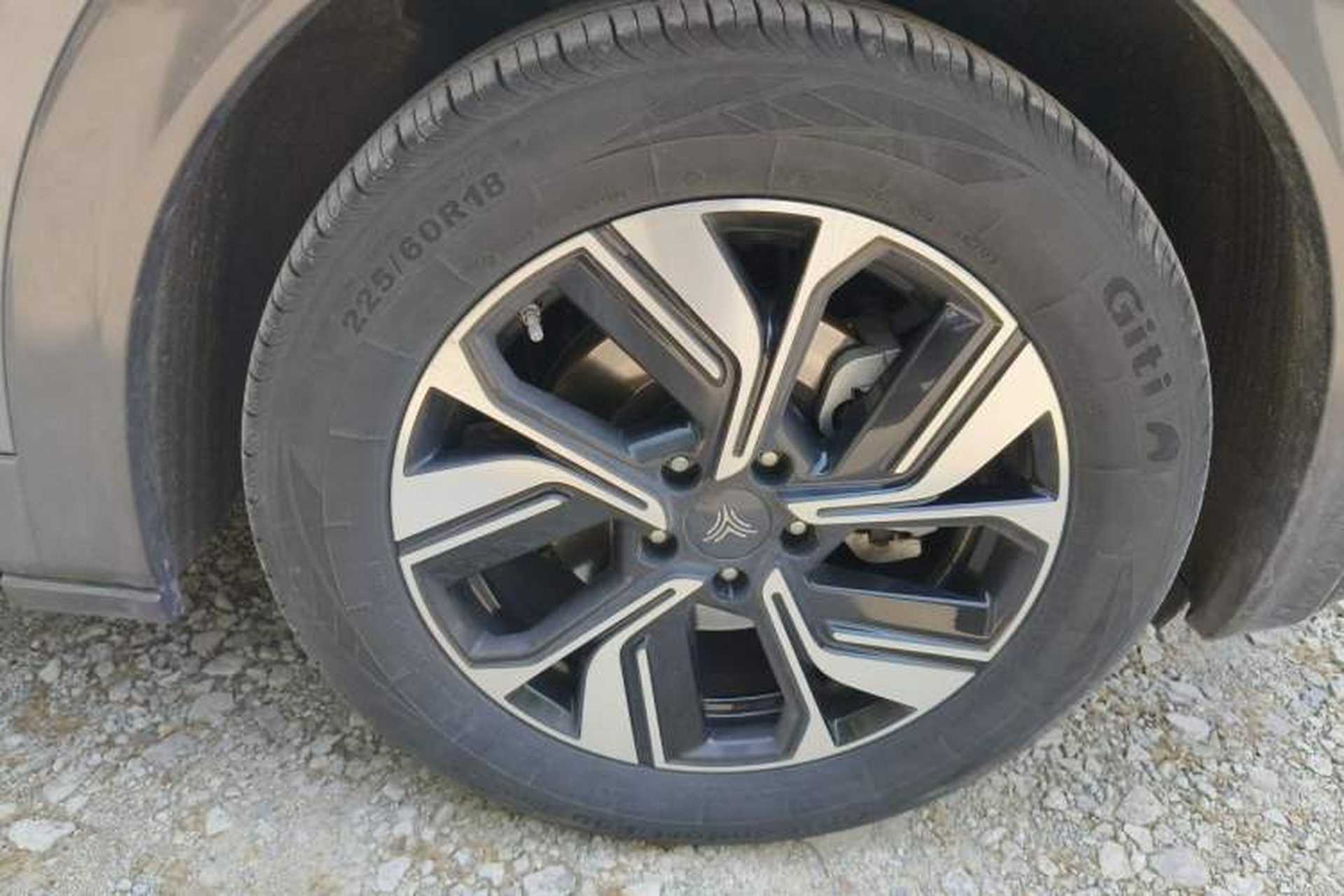 Used NETA U 2023 NETA U-Ⅱ 400 U-SHOW Edition Lithium-Ion Battery Right Front Wheel Hub