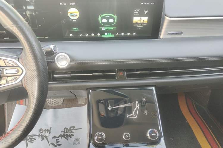 Used NETA U 2023 NETA U-Ⅱ Challenge Edition 500 U Show – Lithium Iron Phosphate Audio And AC Panel
