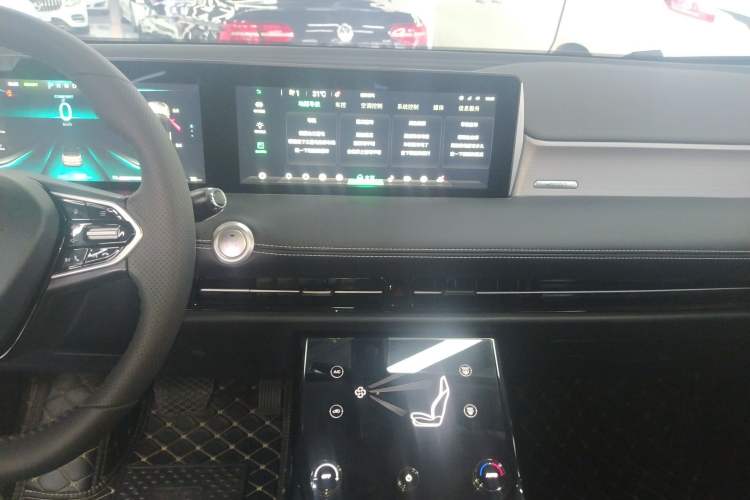 Used NETA U 2023 NETA U-Ⅱ Challenge Edition 500 U Show – Lithium Iron Phosphate Audio And AC Panel
