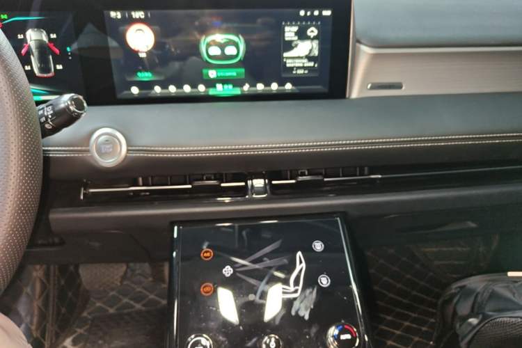 Used NETA U 2023 NETA U-Ⅱ Challenge Edition 400 Lite Ternary Lithium Audio And AC Panel