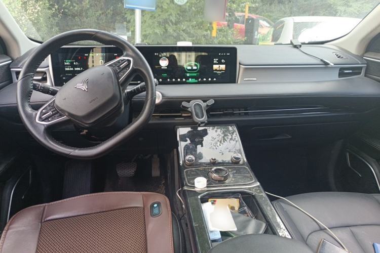 Used NETA U 2023 NETA U-Ⅱ Challenge Edition 500 U Show – Lithium Iron Phosphate Center Console