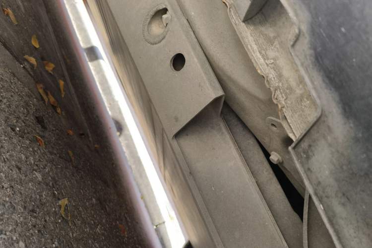 Used NETA U 2023 NETA U-Ⅱ 400 U-SHOW Edition Lithium-Ion Battery Chassis Rear Left