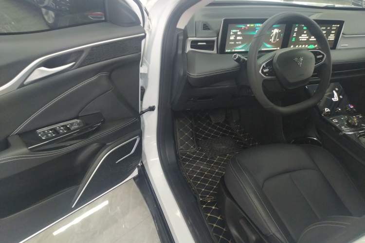 Used NETA U 2023 NETA U-Ⅱ Challenge Edition 500 U Show – Lithium Iron Phosphate Driver Seat