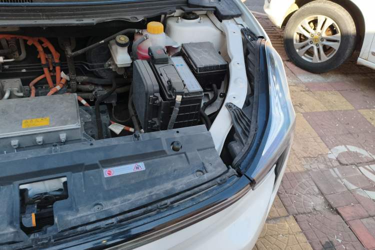 Used NETA U 2023 NETA U-Ⅱ 400 U-SHOW Edition Lithium-Ion Battery Engine Bay Left
