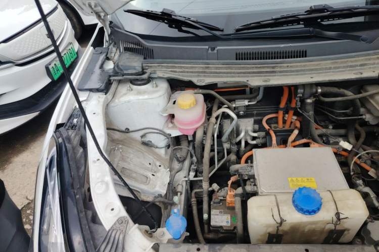 Used NETA U 2023 NETA U-Ⅱ 400 U Show Edition – Lithium Iron Phosphate Engine Bay Right