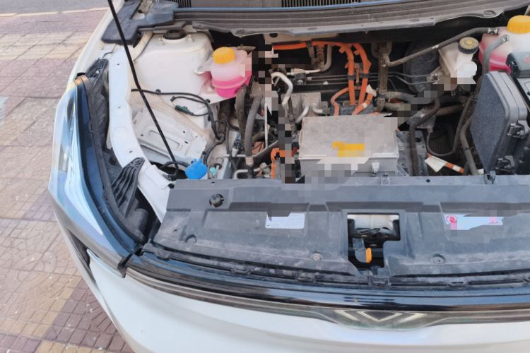 Used NETA U 2023 NETA U-Ⅱ 400 U-SHOW Edition Lithium-Ion Battery Engine Bay Right