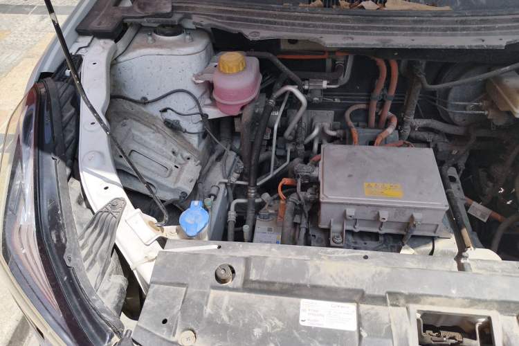 Used NETA U 2023 NETA U-Ⅱ 400 U-SHOW Edition Lithium-Ion Battery Engine Bay Right