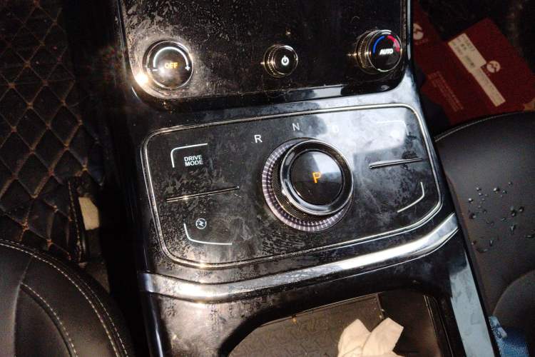 Used NETA U 2023 NETA U-Ⅱ Challenge Edition 500 U Show – Lithium Iron Phosphate Gear Lever