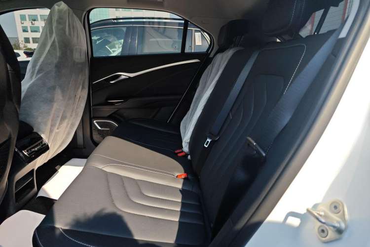 Used NETA U 2023 NETA U-Ⅱ Challenge Edition 400 Lite Lithium Iron Phosphate Interior 2