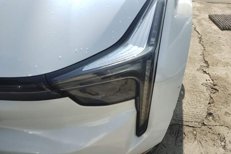 Used NETA U 2023 NETA U-Ⅱ Challenge Edition 500 U Show – Lithium Iron Phosphate Left Front Headlight