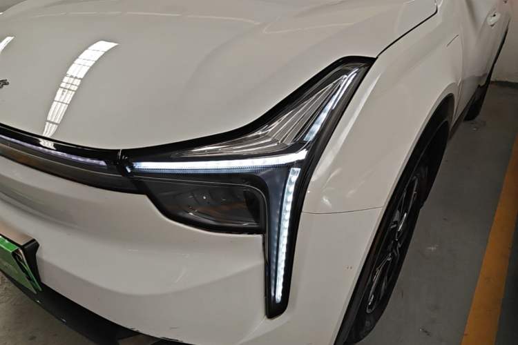 Used NETA U 2023 NETA U-Ⅱ 400 U-SHOW Edition Lithium-Ion Battery Left Front Headlight