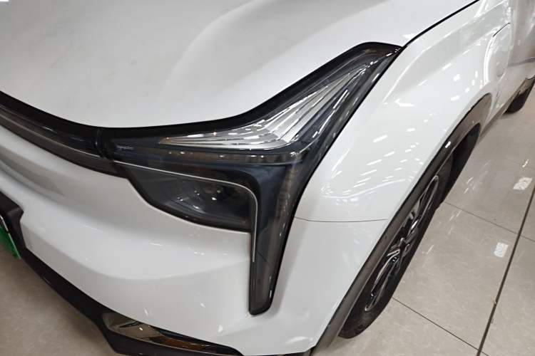 Used NETA U 2023 NETA U-Ⅱ Challenge Edition 400 U Show – Lithium Iron Phosphate Left Front Headlight