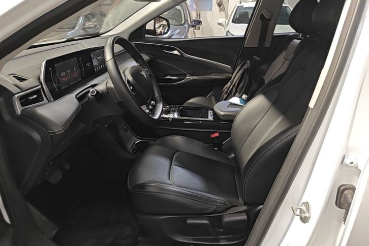 Used NETA U 2023 NETA U-Ⅱ 400 U-SHOW Edition Lithium-Ion Battery Left Front Seat