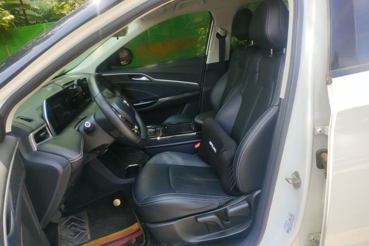 Used NETA U 2023 NETA U-Ⅱ 400 U-SHOW Edition Lithium-Ion Battery Left Front Seat