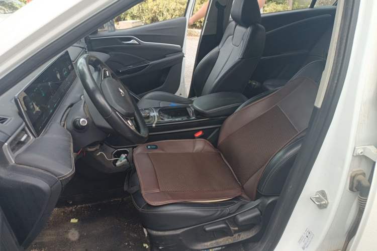 Used NETA U 2023 NETA U-Ⅱ Challenge Edition 500 U Show – Lithium Iron Phosphate Left Front Seat