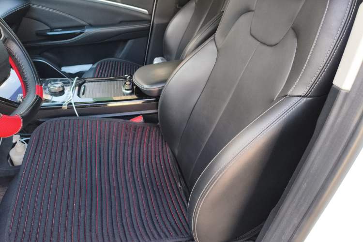 Used NETA U 2023 NETA U-Ⅱ 400 U-SHOW Edition Lithium-Ion Battery Left Front Seat