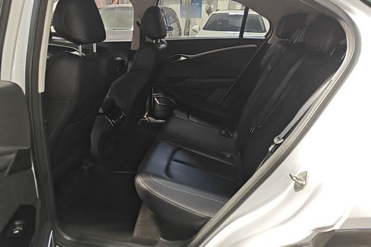 Used NETA U 2023 NETA U-Ⅱ 400 U-SHOW Edition Lithium-Ion Battery Left Rear Seat