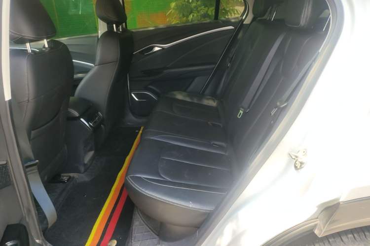 Used NETA U 2023 NETA U-Ⅱ 400 U-SHOW Edition Lithium-Ion Battery Left Rear Seat