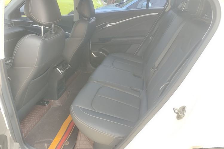 Used NETA U 2023 NETA U-Ⅱ Challenge Edition 500 U Show – Lithium Iron Phosphate Left Rear Seat