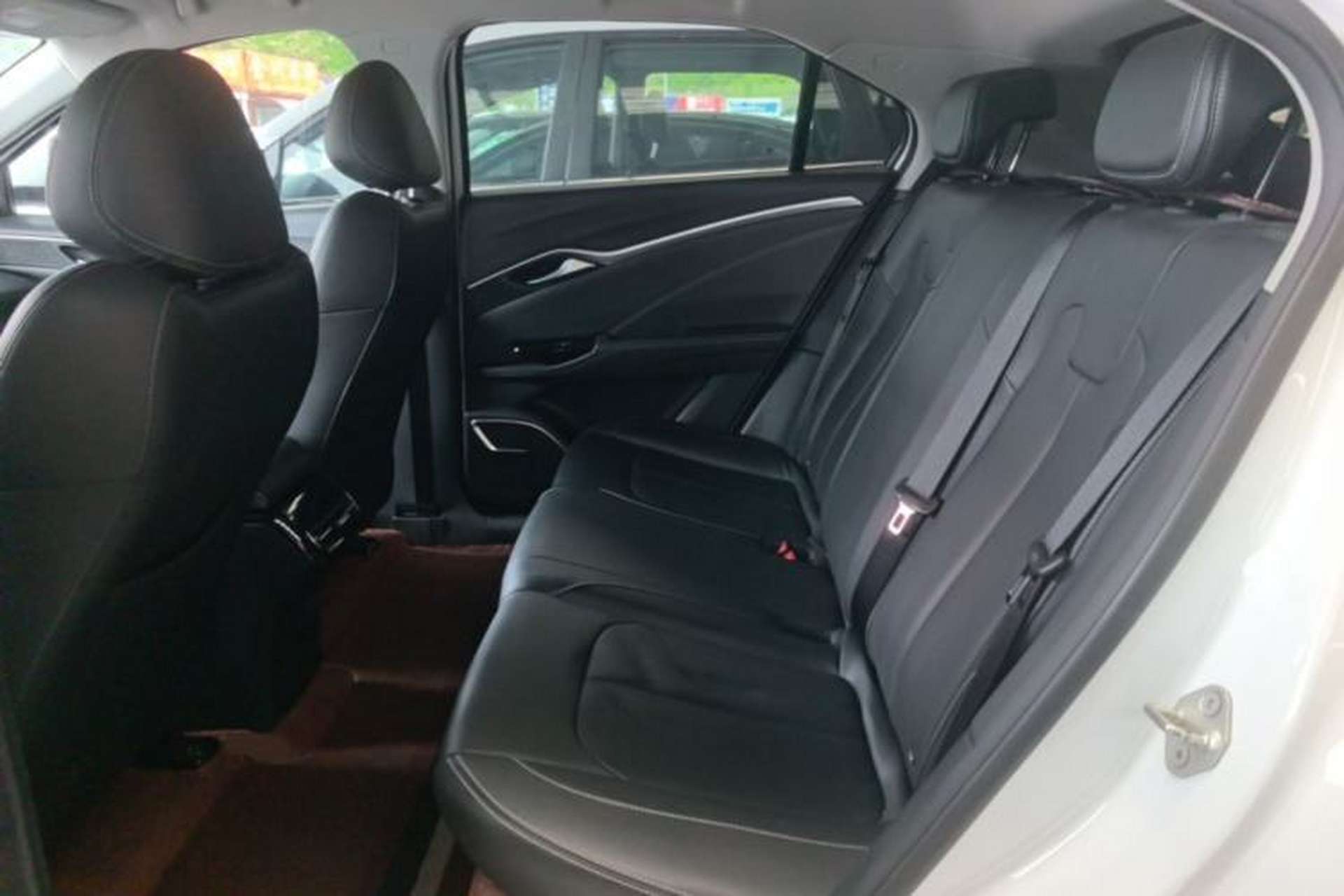 Used NETA U 2023 NETA U-Ⅱ 400 U-SHOW Edition Lithium-Ion Battery Left Rear Seat