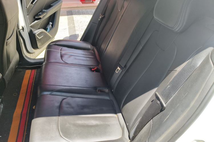 Used NETA U 2023 NETA U-Ⅱ 400 U-SHOW Edition Lithium-Ion Battery Left Rear Seat