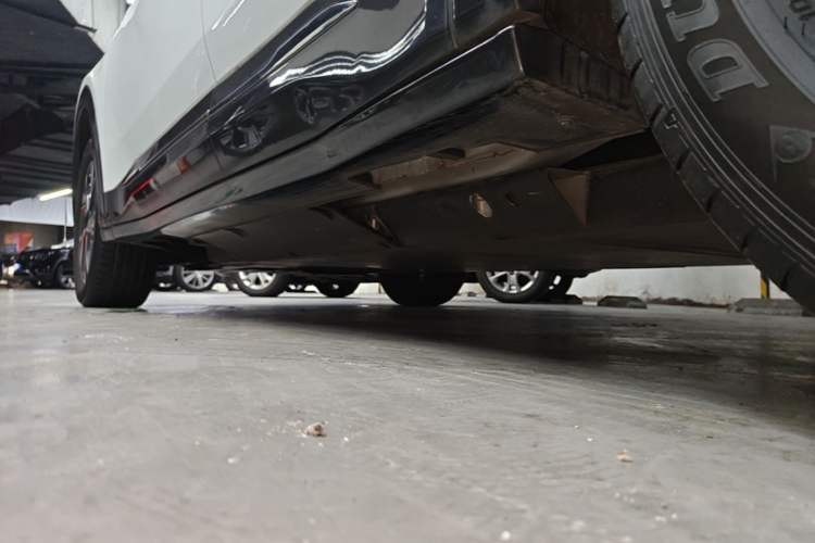 Used NETA U 2023 NETA U-Ⅱ Challenge Edition 400 Lite Ternary Lithium Left Side Sill