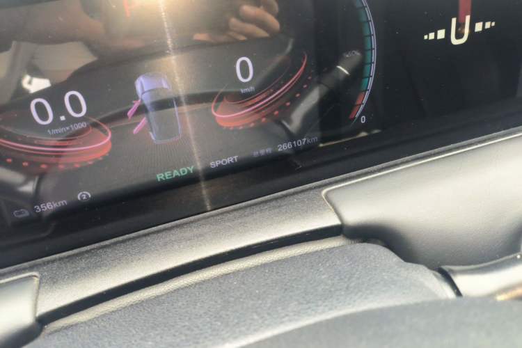 Used NETA U 2023 NETA U-Ⅱ 400 U-SHOW Edition Lithium-Ion Battery Odometer Close Up