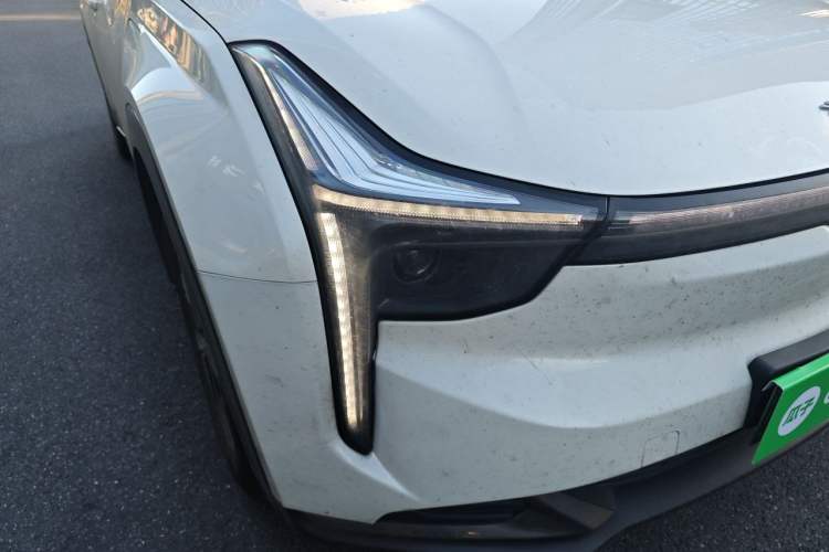 Used NETA U 2023 NETA U-Ⅱ Challenge Edition 500 U Show – Lithium Iron Phosphate Right Front Headlight