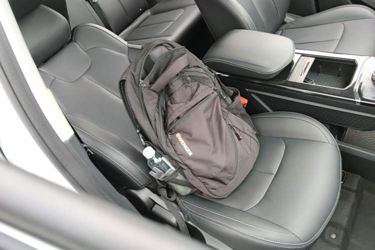 Used NETA U 2023 NETA U-Ⅱ Challenge Edition 500 U Show – Lithium Iron Phosphate Right Front Seat