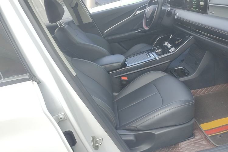 Used NETA U 2023 NETA U-Ⅱ Challenge Edition 500 U Show – Lithium Iron Phosphate Right Front Seat