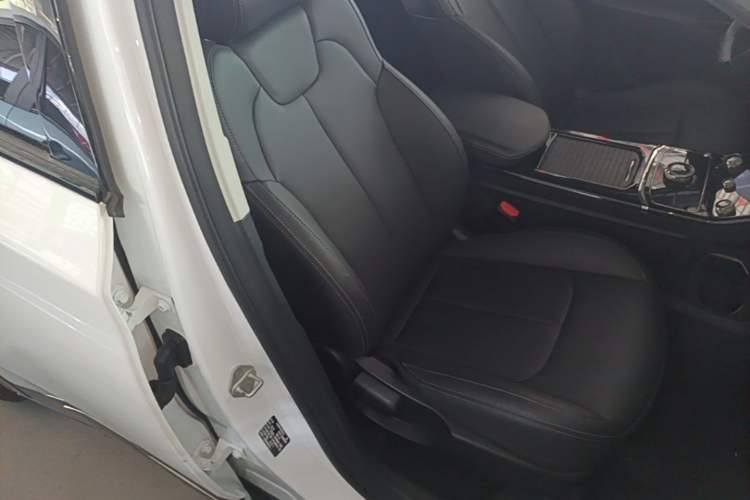 Used NETA U 2023 NETA U-Ⅱ Challenge Edition 400 Lite Ternary Lithium Right Front Seat