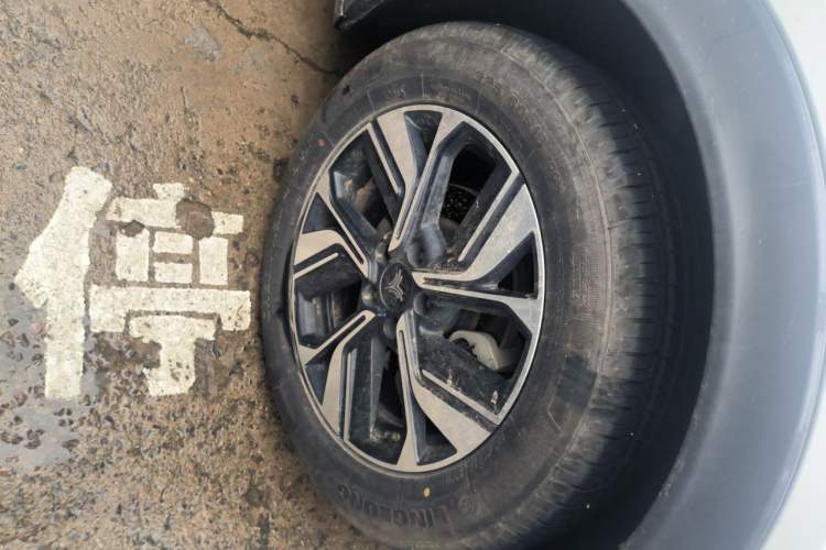 Used NETA U 2023 NETA U-Ⅱ 400 U-SHOW Edition Lithium-Ion Battery Right Front Wheel Hub