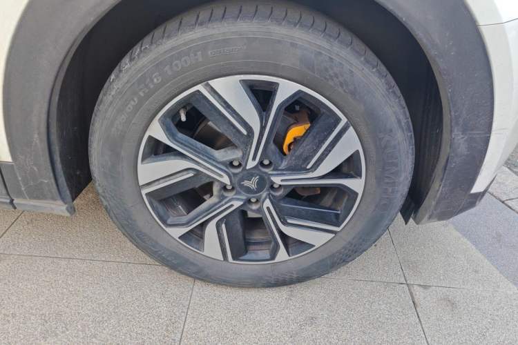 Used NETA U 2023 NETA U-Ⅱ Challenge Edition 400 Lite Lithium Iron Phosphate Right Front Wheel Hub