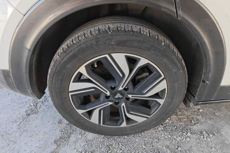Used NETA U 2023 NETA U-Ⅱ Challenge Edition 400 U Show - Lithium-Ion Battery Right Rear Wheel Hub