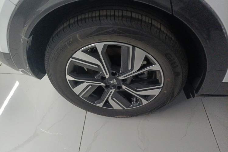 Used NETA U 2023 Neta U-Ⅱ 500 U Show Edition – Lithium Iron Phosphate Right Rear Wheel Hub