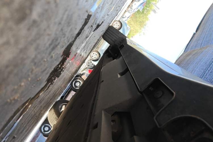 Used NETA U 2023 NETA U-Ⅱ Challenge Edition 400 U Show - Lithium-Ion Battery Right Side Sill