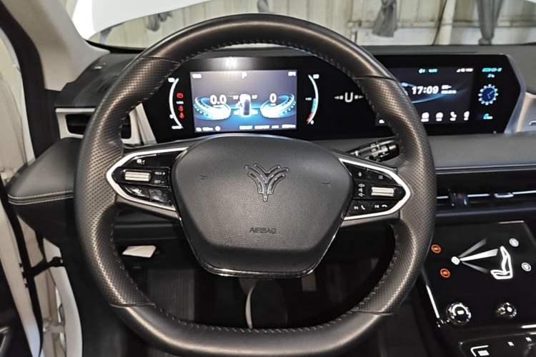 Used NETA U 2023 NETA U-Ⅱ 400 U-SHOW Edition Lithium-Ion Battery Steering Wheel