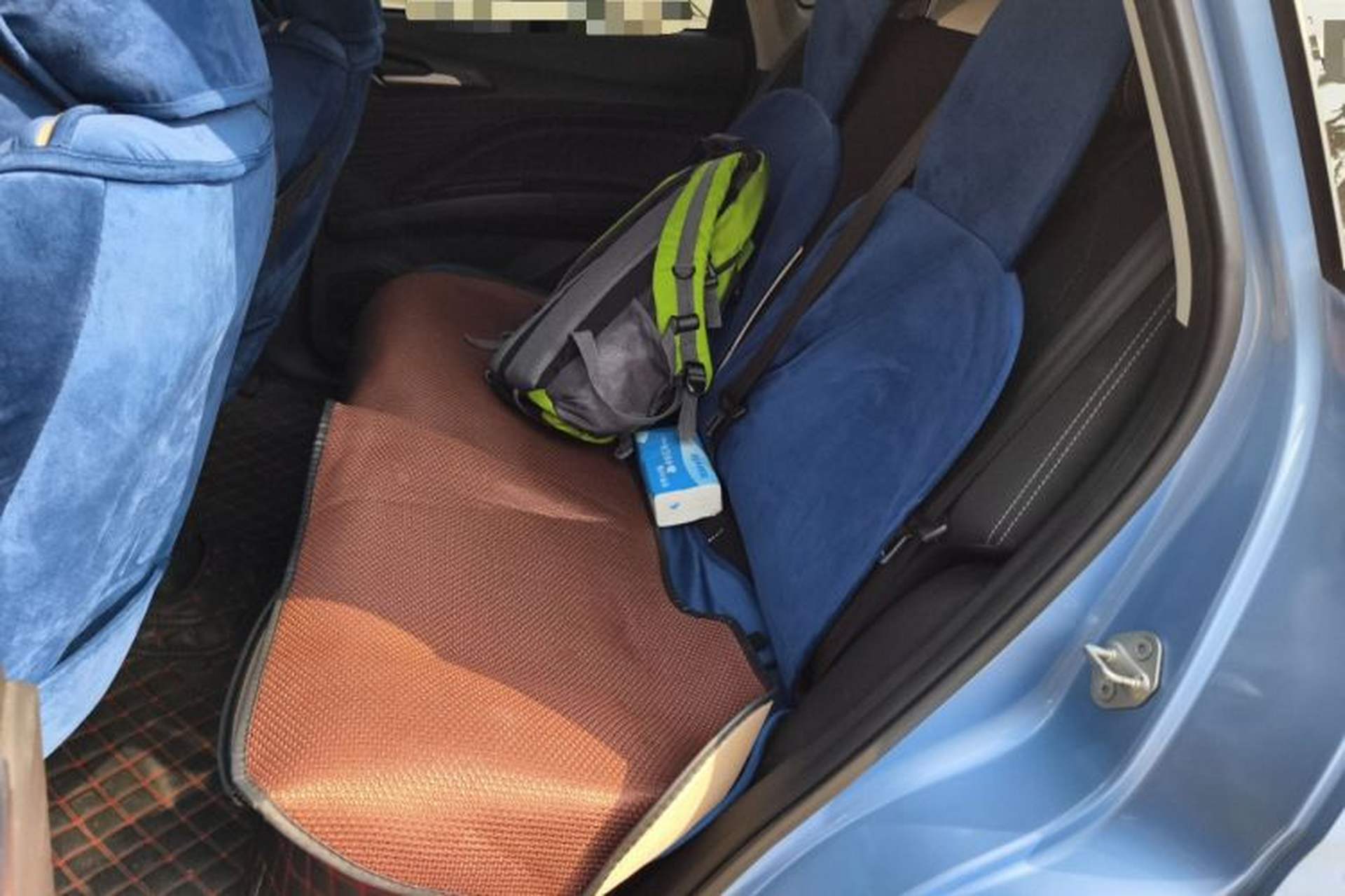 Used NETA V 2021 Standard Range Entertainment Version – Upgraded Model Left Rear Seat