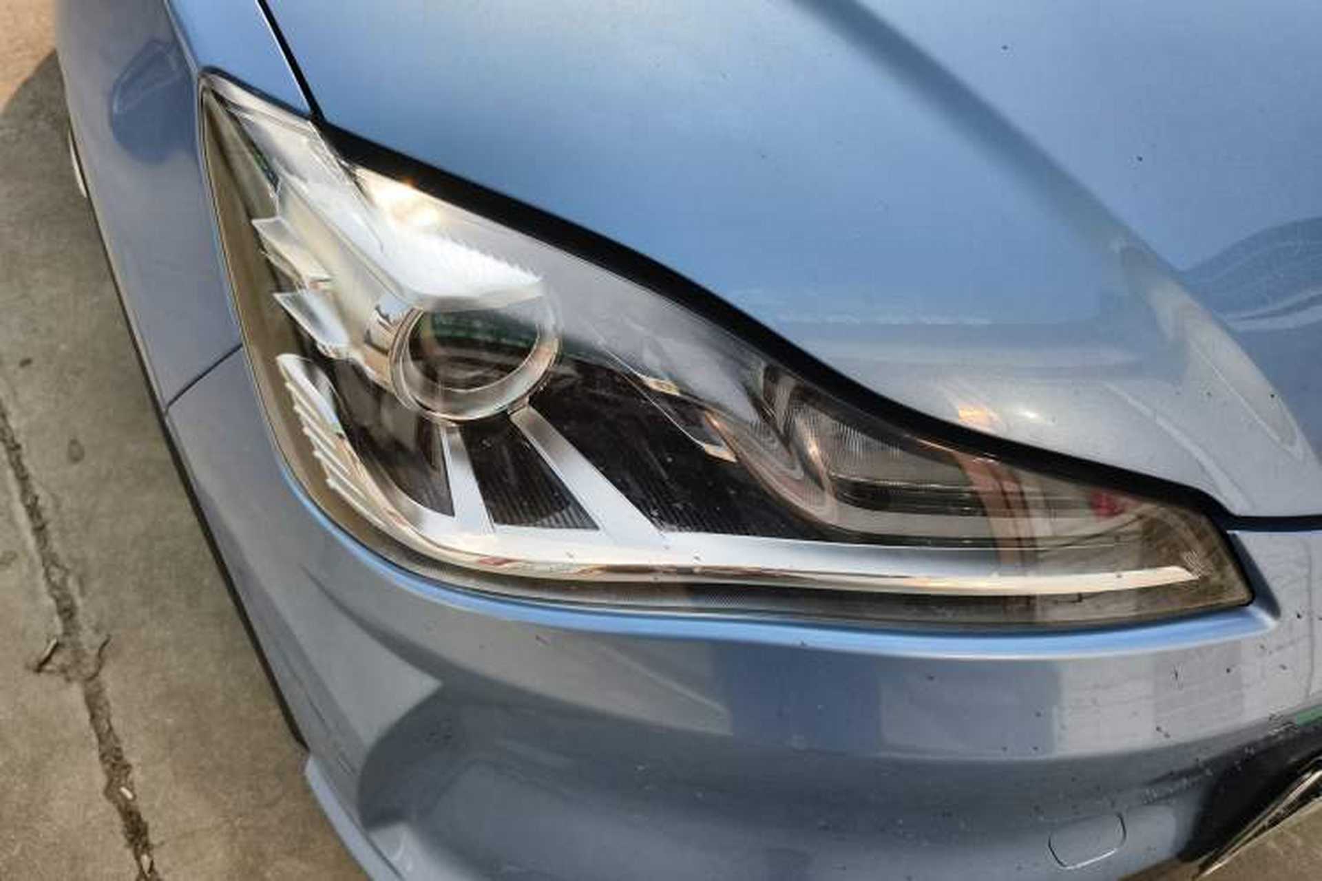 Used NETA V 2021 Standard Range Entertainment Version – Upgraded Model Right Front Headlight