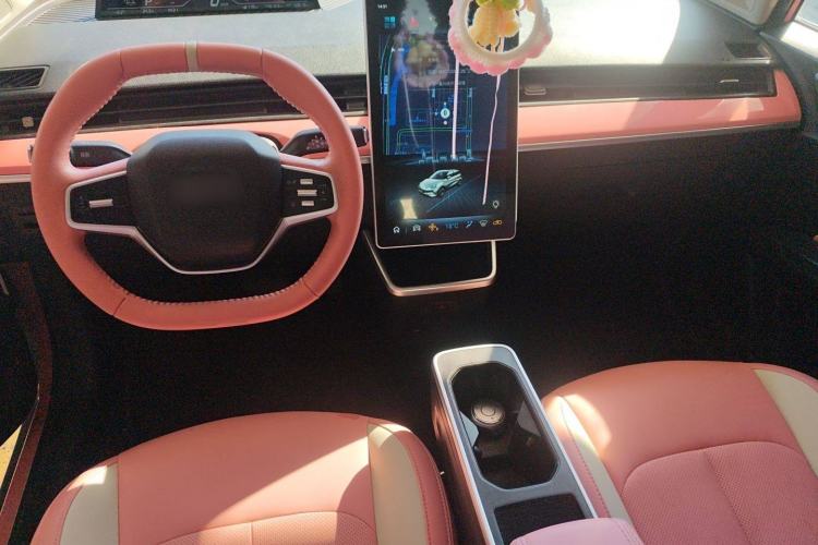 Used NETA V 2022 Chao 400 Lite Pink Custom Edition Interior 2