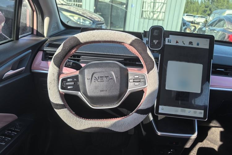 Used NETA V 2021 Long-Range Entertainment Edition Upgrade Model Interior 3