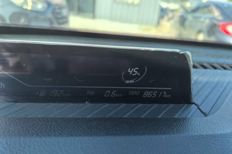 Used NETA V 2021 Long-Range Entertainment Edition Upgrade Model Odometer Close Up
