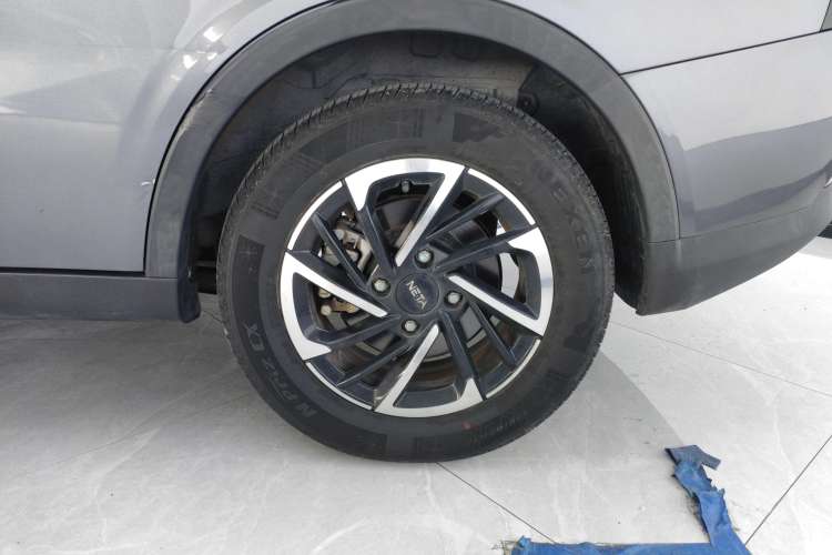 Used NETA V 2021 Long-Range Entertainment Edition Upgrade Model Left Rear Wheel Hub