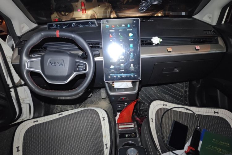 Used NETA V 2021 Standard Range Entertainment Version – Upgraded Model Center Console