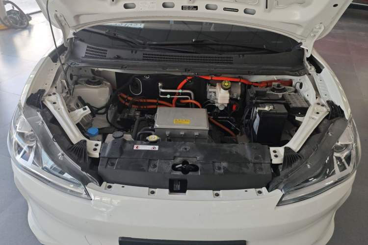 Used NETA V 2021 Long-Range Entertainment Edition Engine Bay