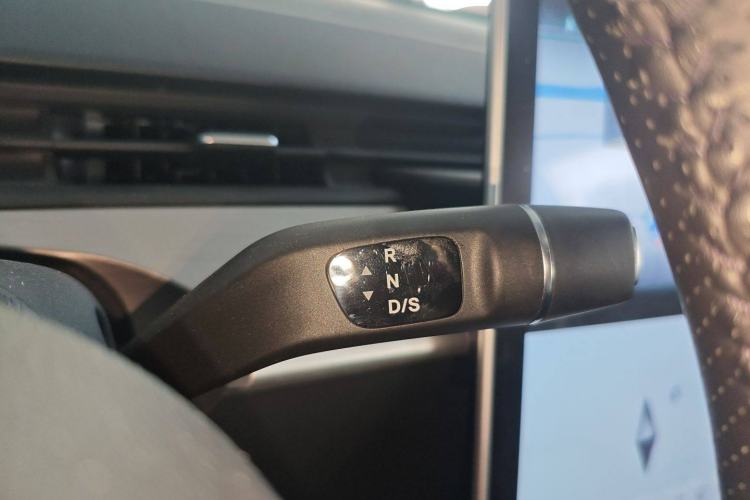 Used NETA V 2021 Long-Range Entertainment Edition Gear Lever