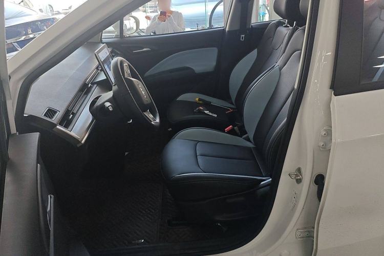 Used NETA V 2021 Long-Range Entertainment Edition Left Front Seat