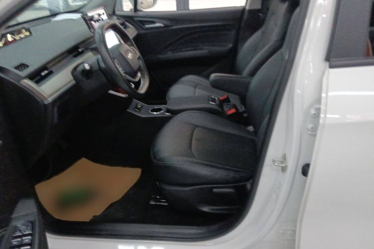 Used NETA V 2022 Long-Range Industry Custom Edition Left Front Seat