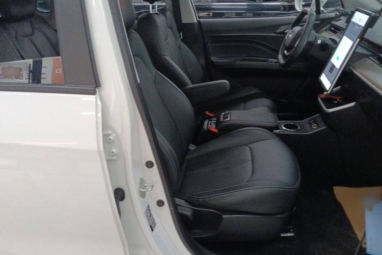 Used NETA V 2022 Long-Range Industry Custom Edition Right Front Seat