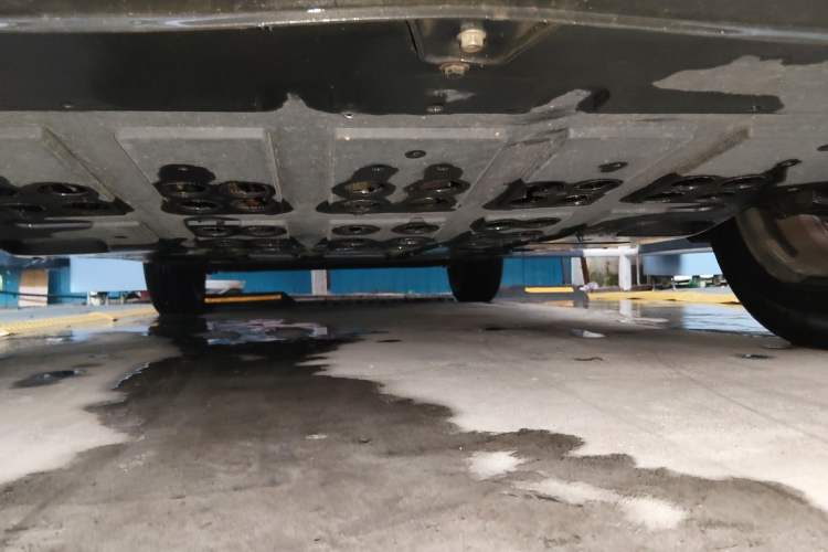 Used NETA V 2021 Standard Range Entertainment Version – Upgraded Model Chassis Front